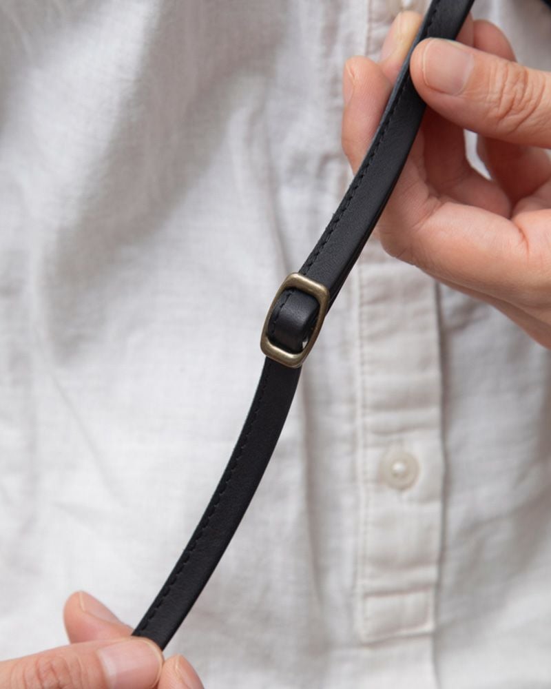 ポシェットの色：クロ