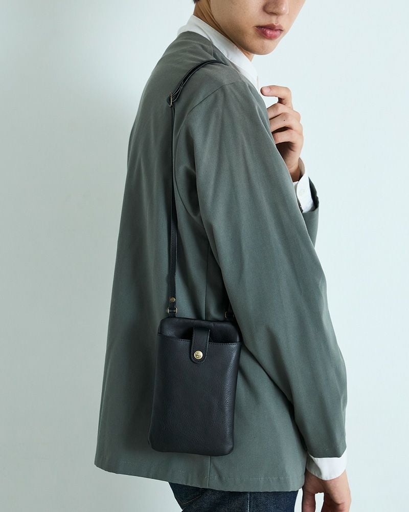 https://www.kanmi.jp/c/category/bag/pochette/b2390