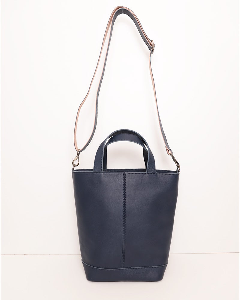 itsu mono 2WAYバッグ：ネイビー