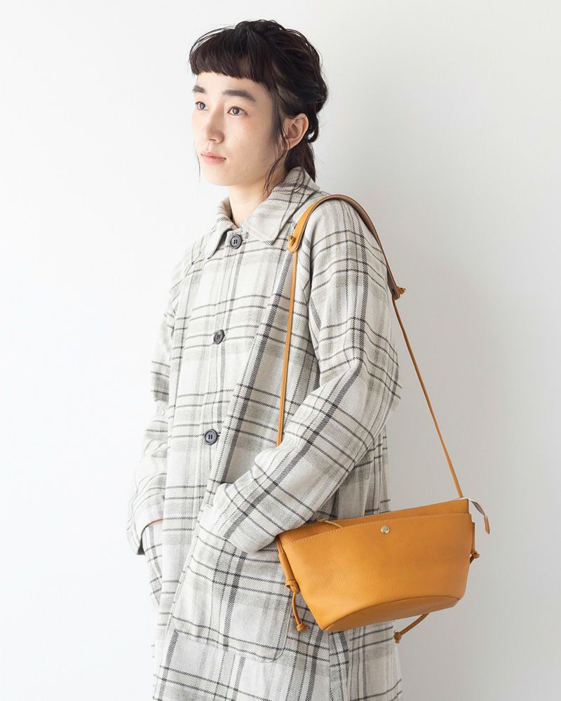 ポシェットの色：マスタード