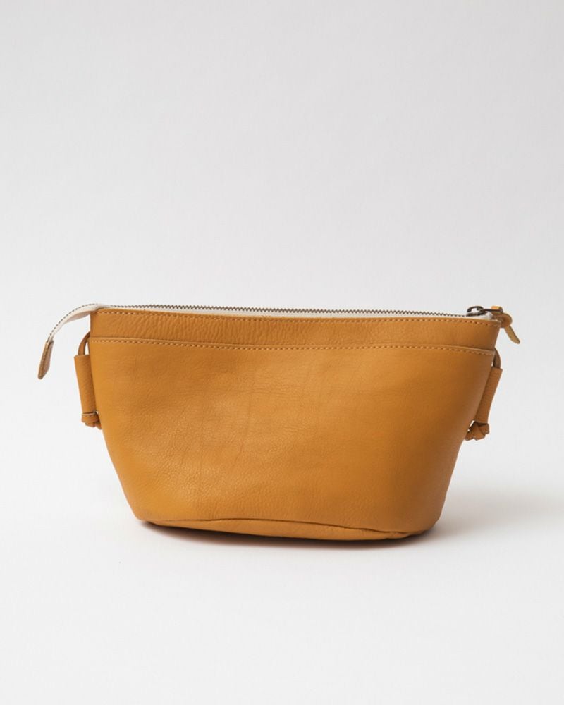 ポシェットの色：マスタード