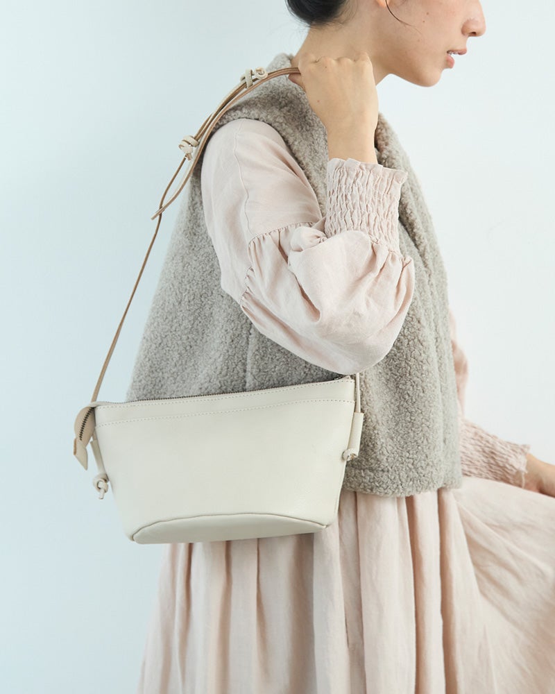 ポシェットの色：クリーム