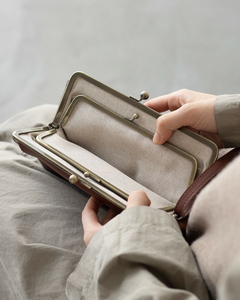 便利なショルダー付きお財布「キャンディ ルーフがま口お財布