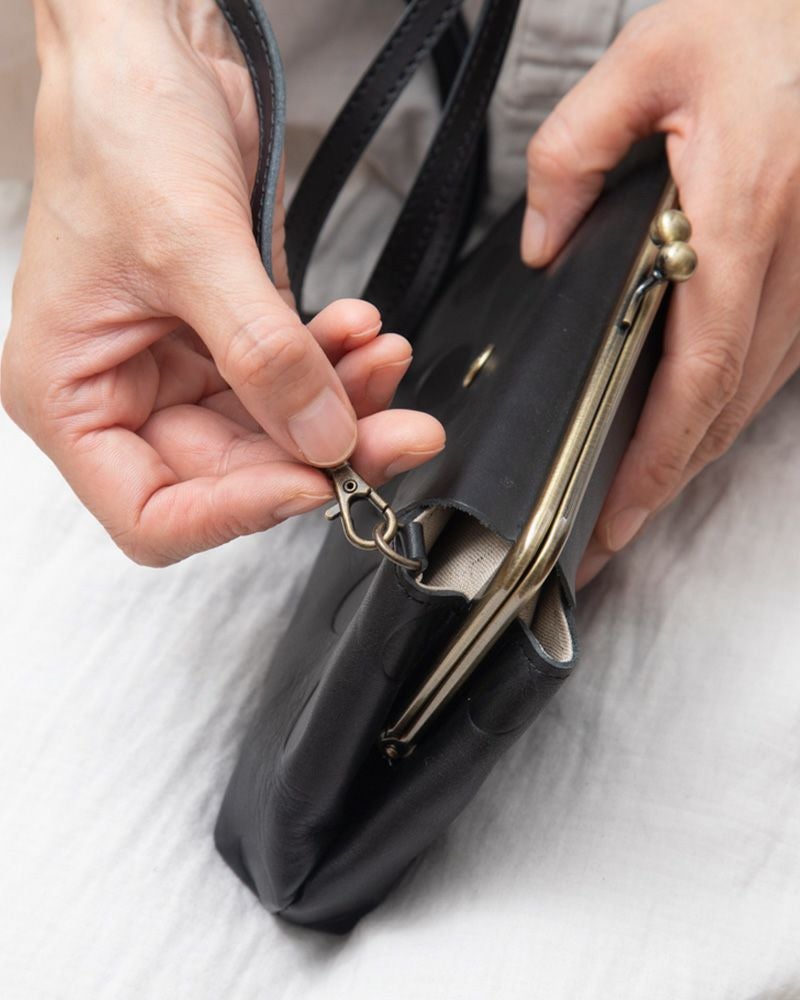 がま口長財布の色：ブラック