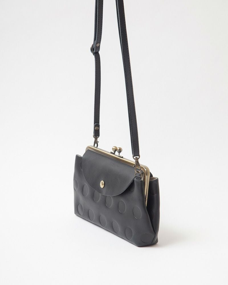 がま口長財布の色：ブラック