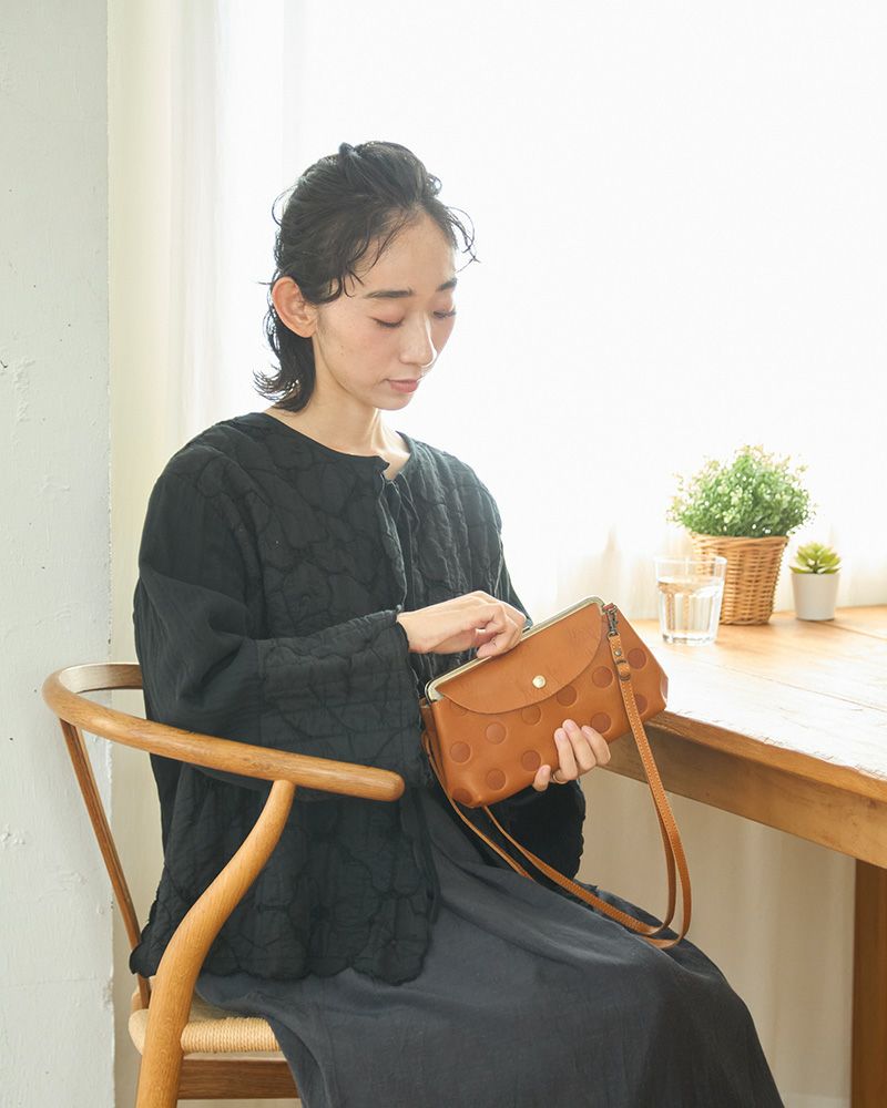 便利なショルダー付きお財布「キャンディ ルーフがま口お財布