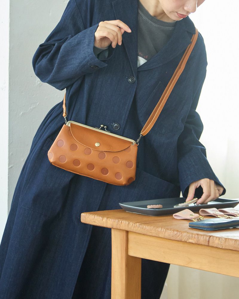 便利なショルダー付きお財布「キャンディ ルーフがま口お財布