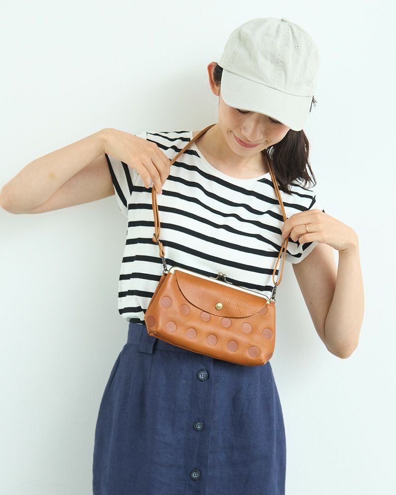 がま口長財布の色：キャラメル