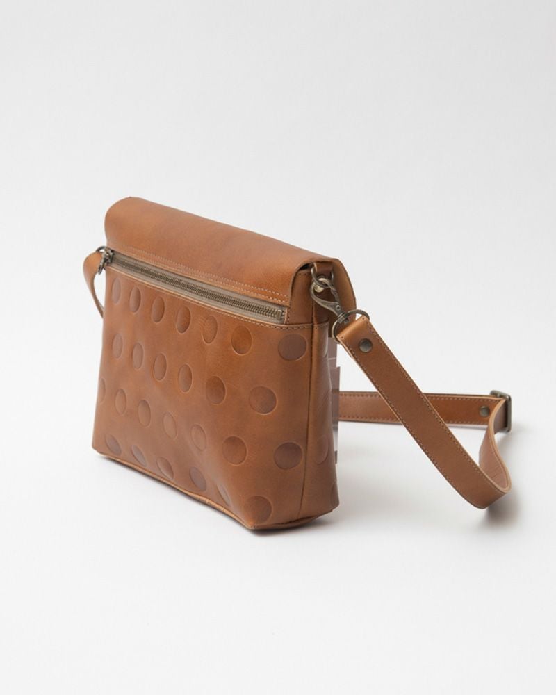 ショルダーバッグの色：アッシュグレー