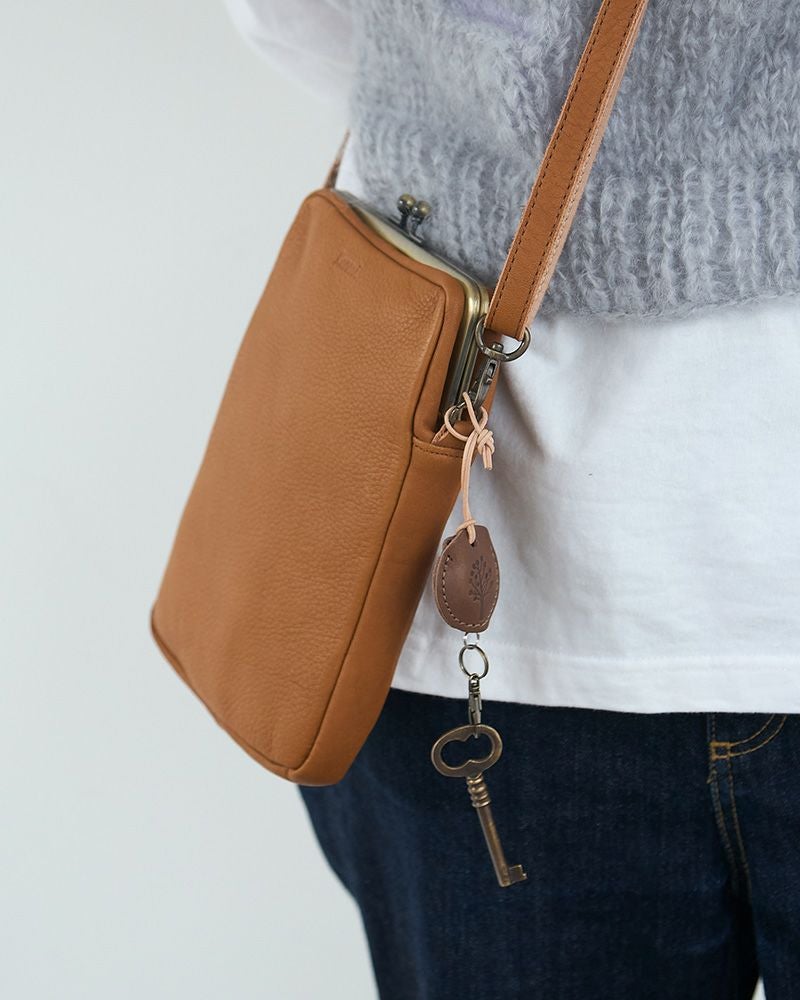 がま口ポシェットの色：ミルクチョコ