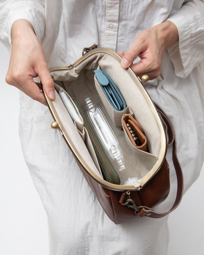 おしゃれのアクセントに「キャンディ がま口 ショルダーバッグ