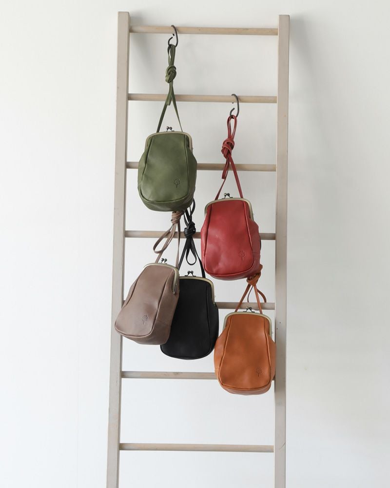 コンパクトで軽いショルダーバッグ「ドロップツリー がま口 ワン