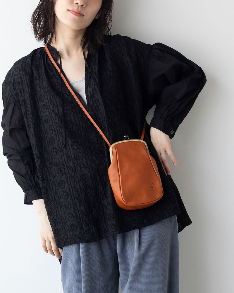 コンパクトで軽いショルダーバッグ「ドロップツリー がま口 ワン