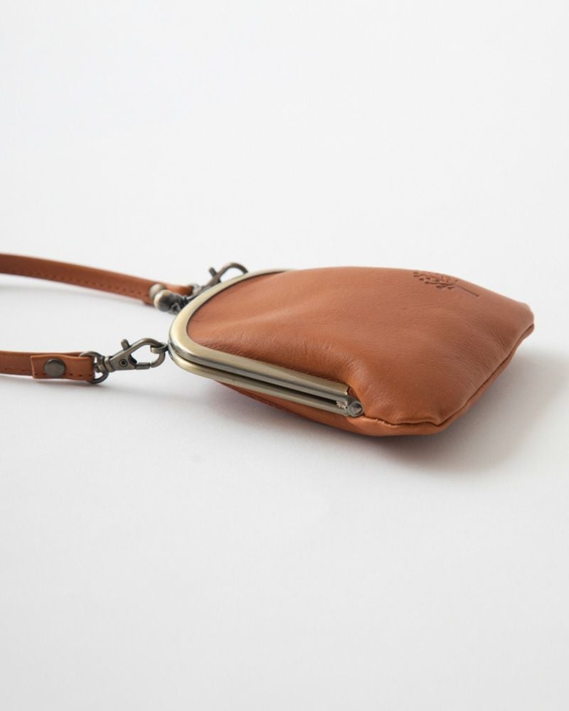 パスケースの色：キャメル