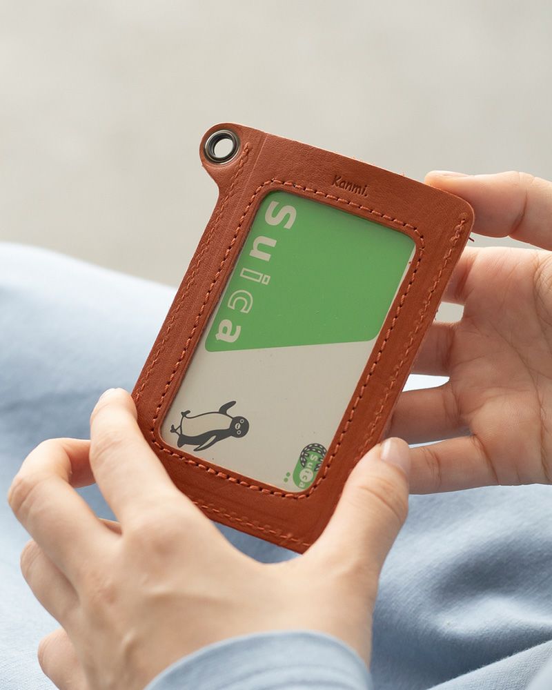 パスケースの色：キャメル