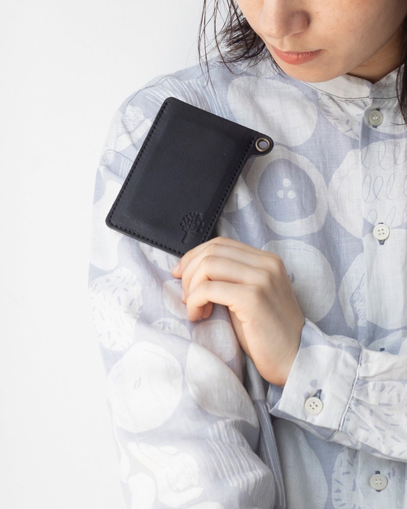 パスケースの色：クロ