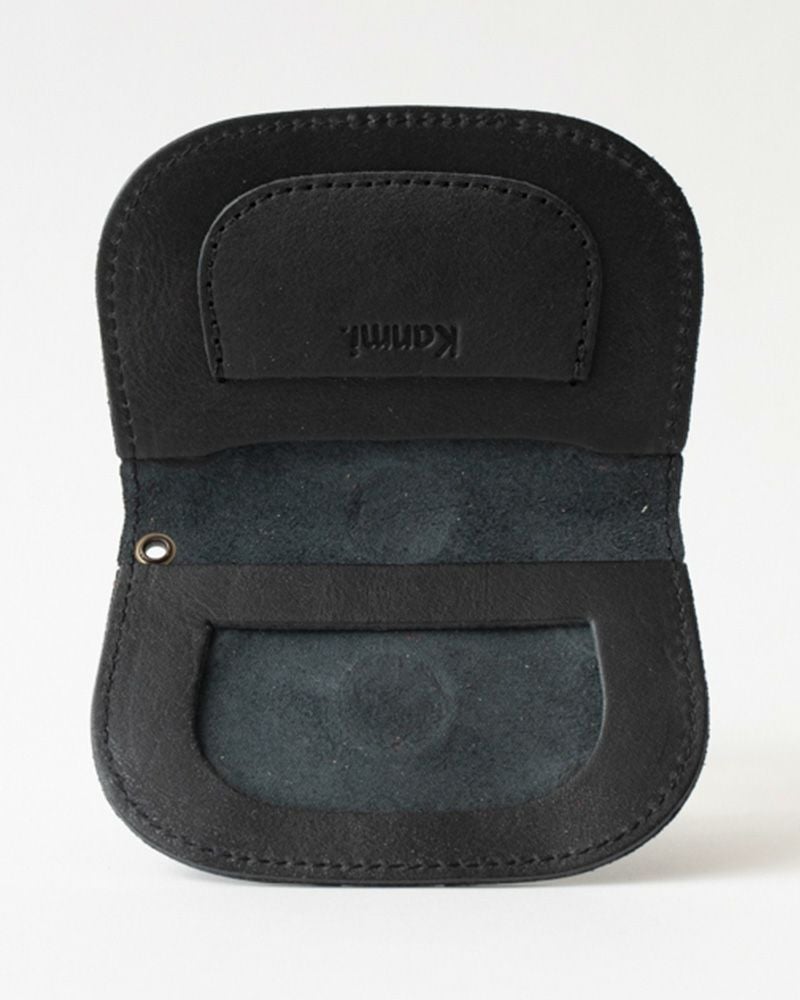 パスケースの色：ブラック