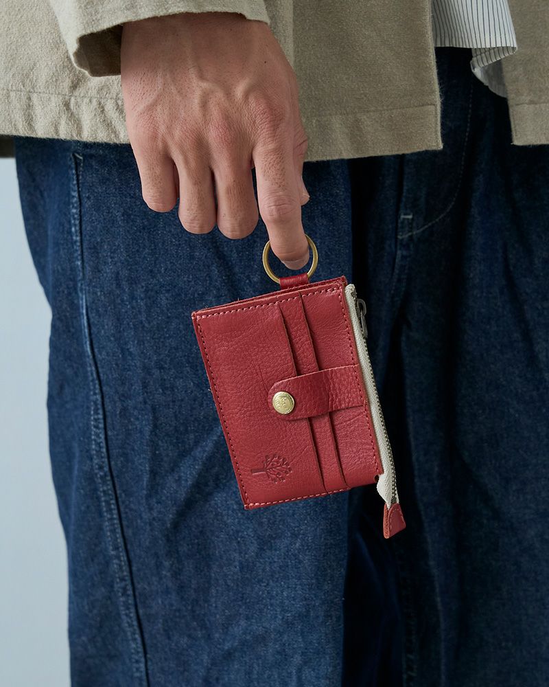 ユニセックスで使える、本革キーコインケース／キーコインケースの色：レッド