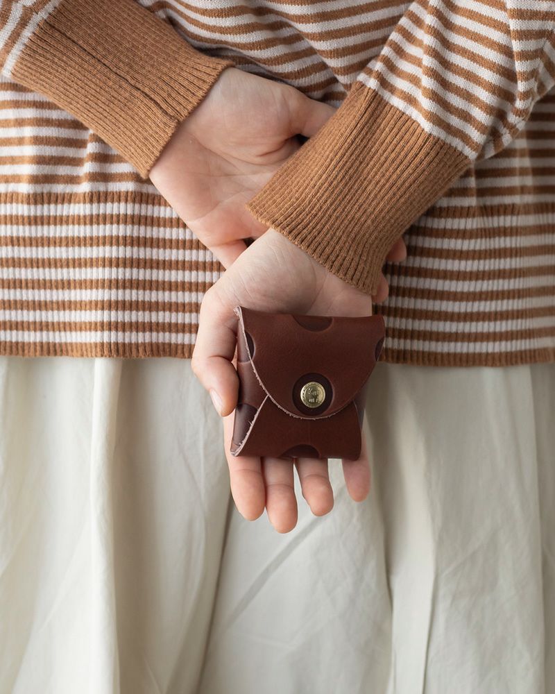 コインケースの色：ダークブラウン