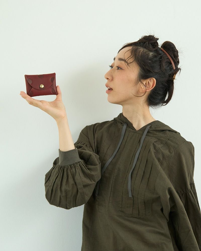 カードケースの色：チェリーレッド