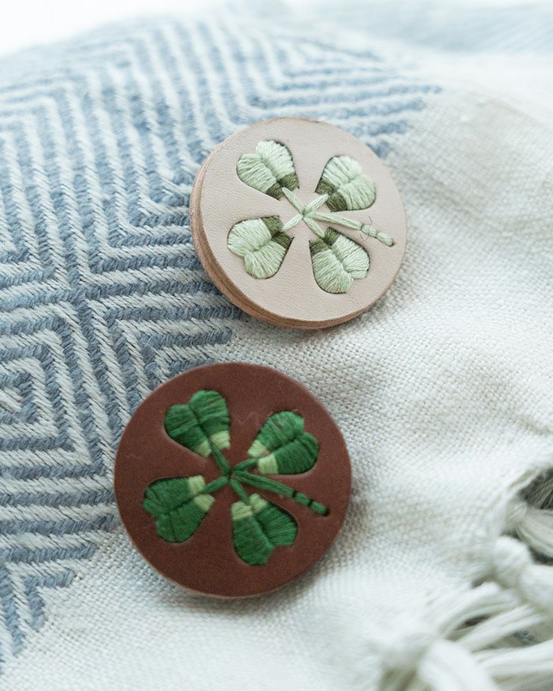 「sa i te ブローチ」　クローバー