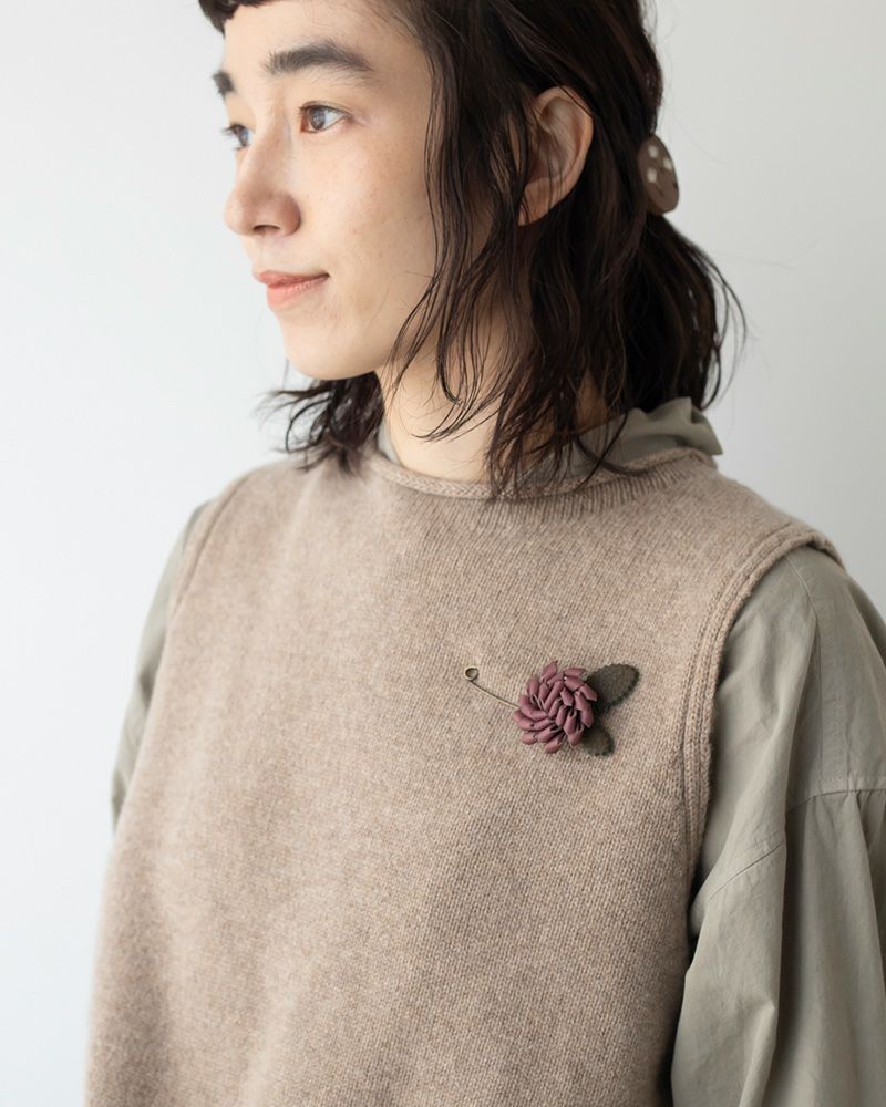 気分あがるお花モチーフ「レザーフラワー ショールピン」 | Kanmi