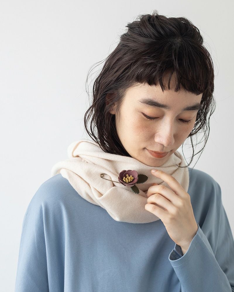 気分あがるお花モチーフ「レザーフラワー ショールピン」 | Kanmi