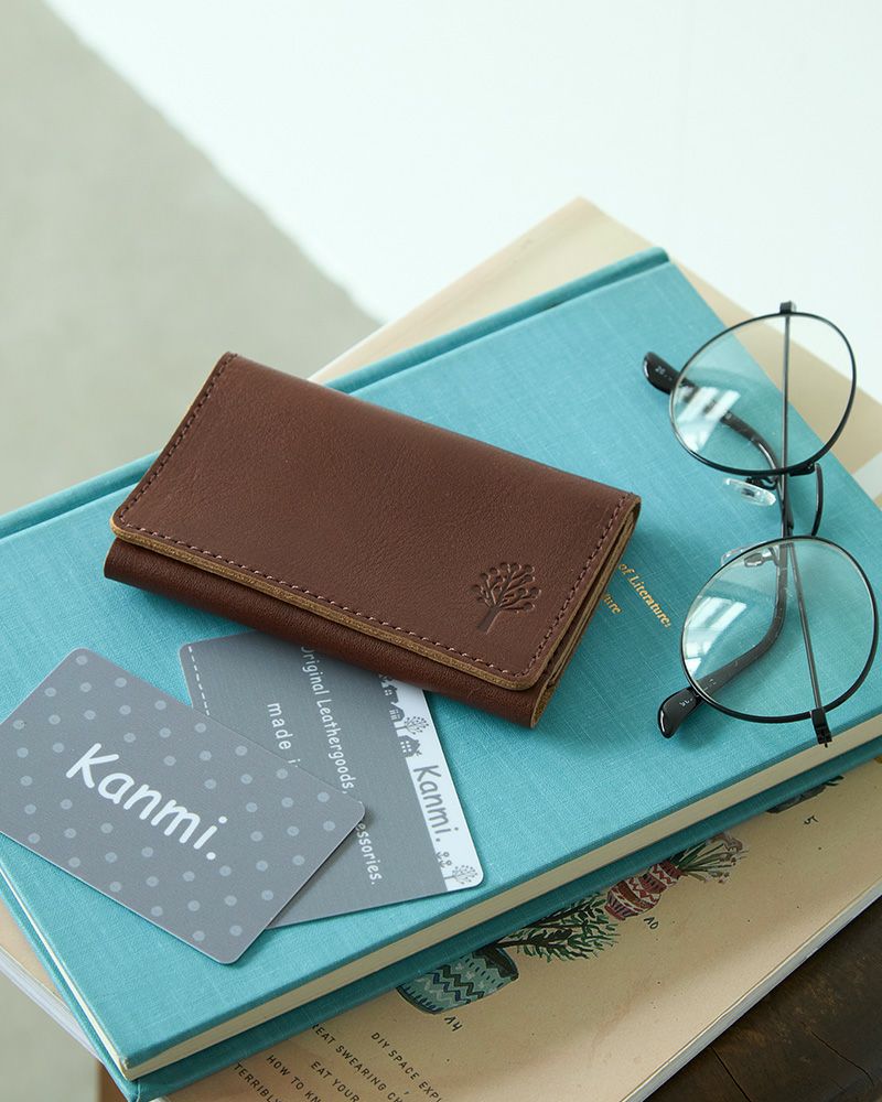 カードケースの色：ダークブラウン