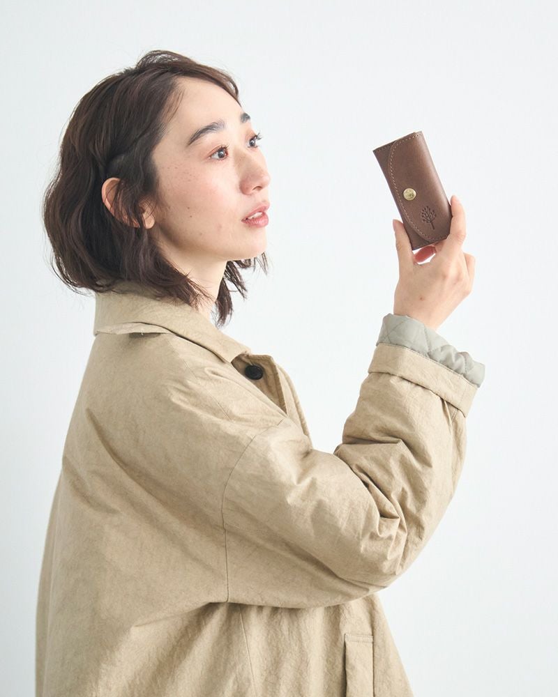 キーケースの色：モカグレー