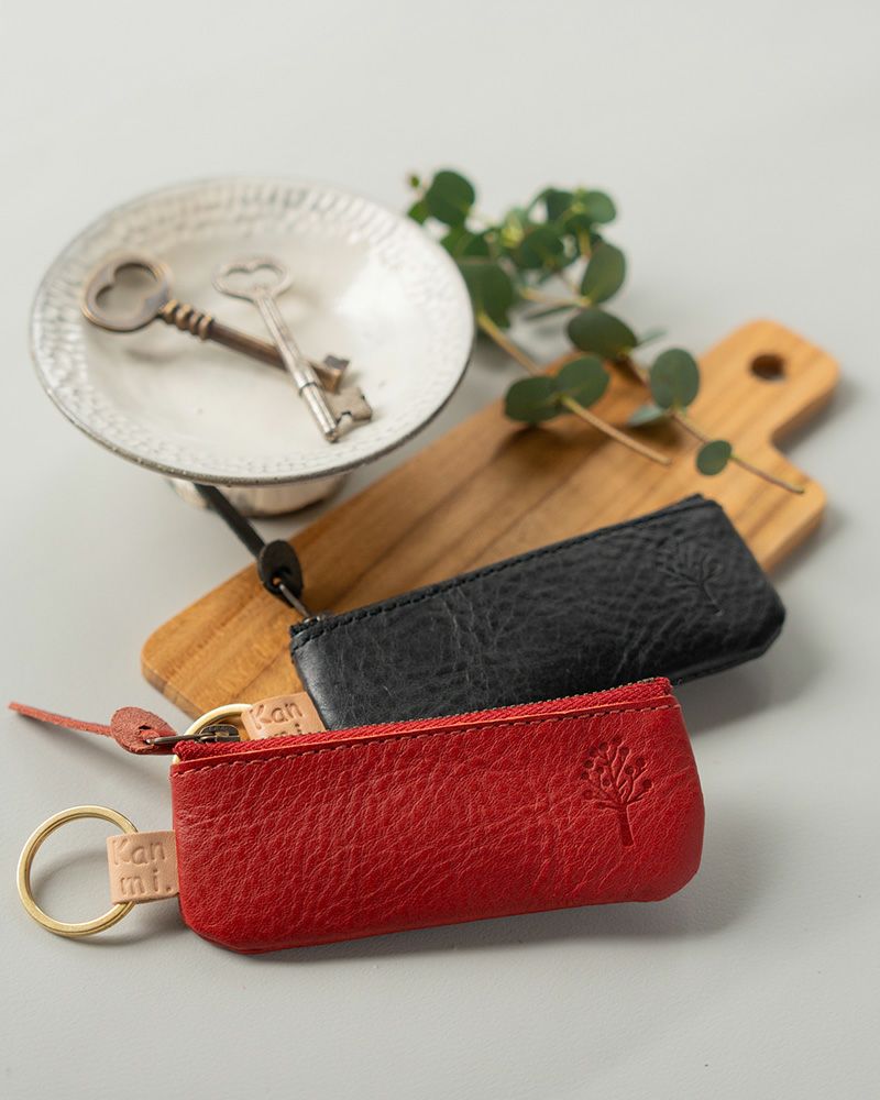 キーリングの色： レッド／クロ