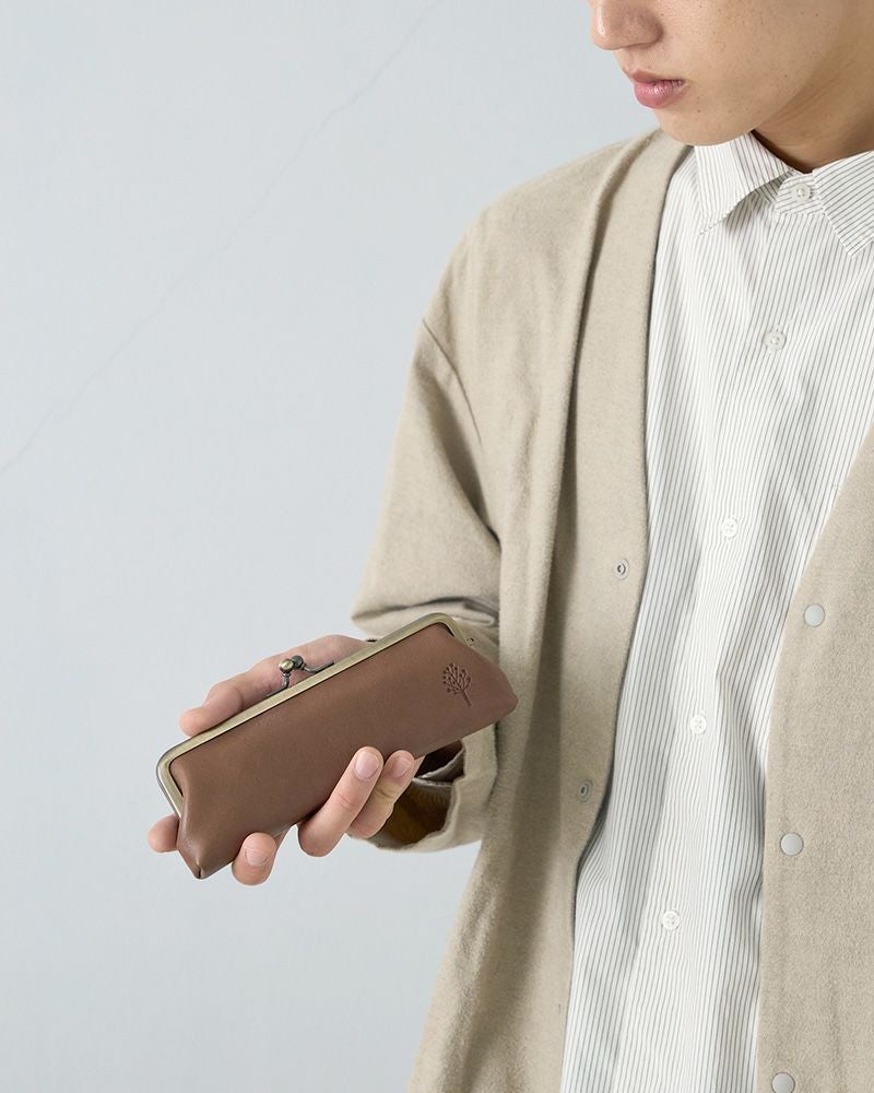 ギフトとしても喜ばれる本革メガネ・ペンケース／色：モカグレー