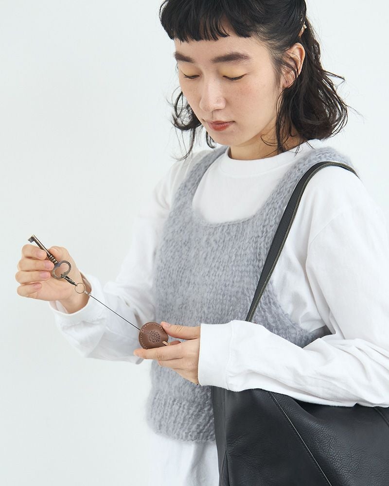 リールチャームの色：モカグレー