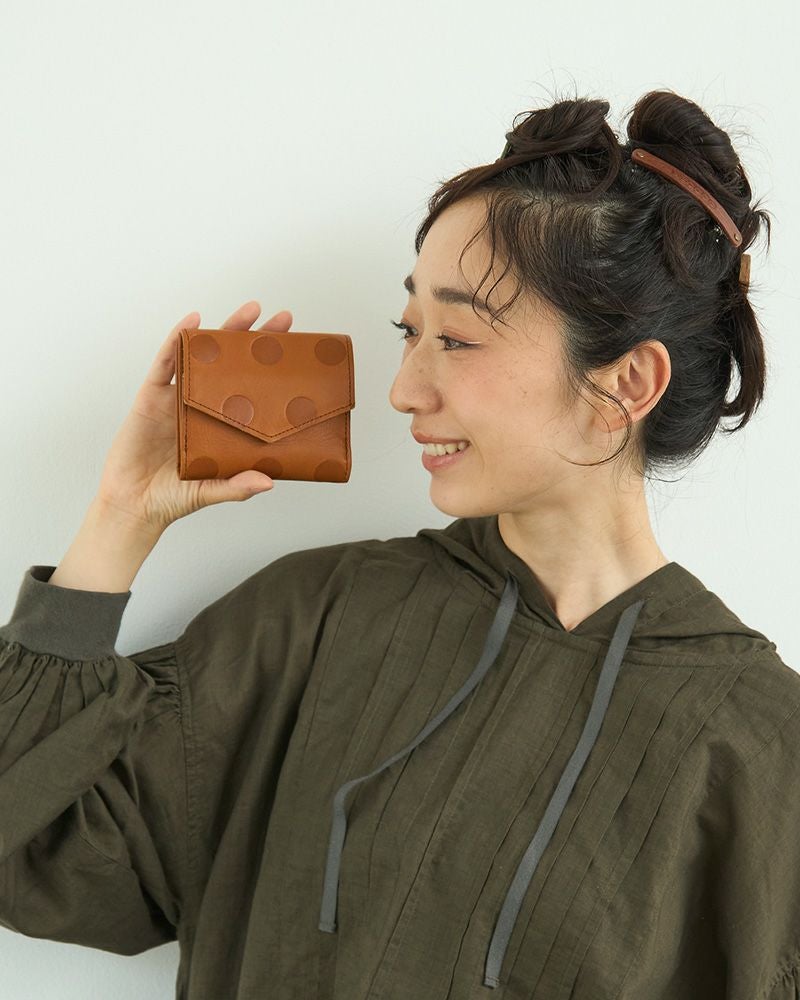 「キャンディ レターショートウォレット」キャラメル