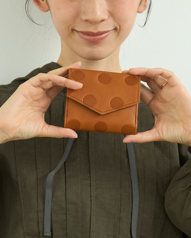 「キャンディ レターショートウォレット」キャラメル