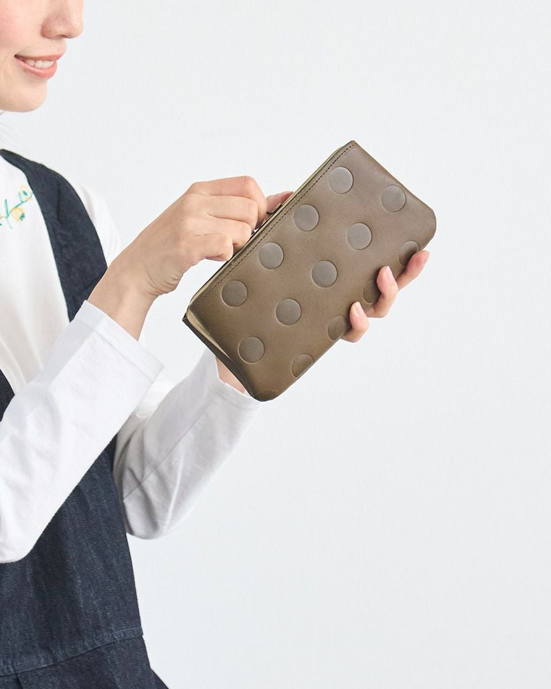 がま口好きさんのコンパクト長財布「キャンディ あおりロングがま口ウォレット」