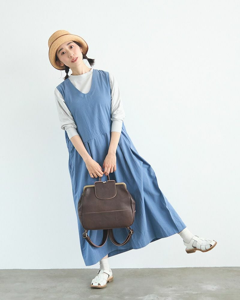 リュックにもショルダーにも。950gの軽さで毎日使える、がま口好きのための3WAY革バッグ。