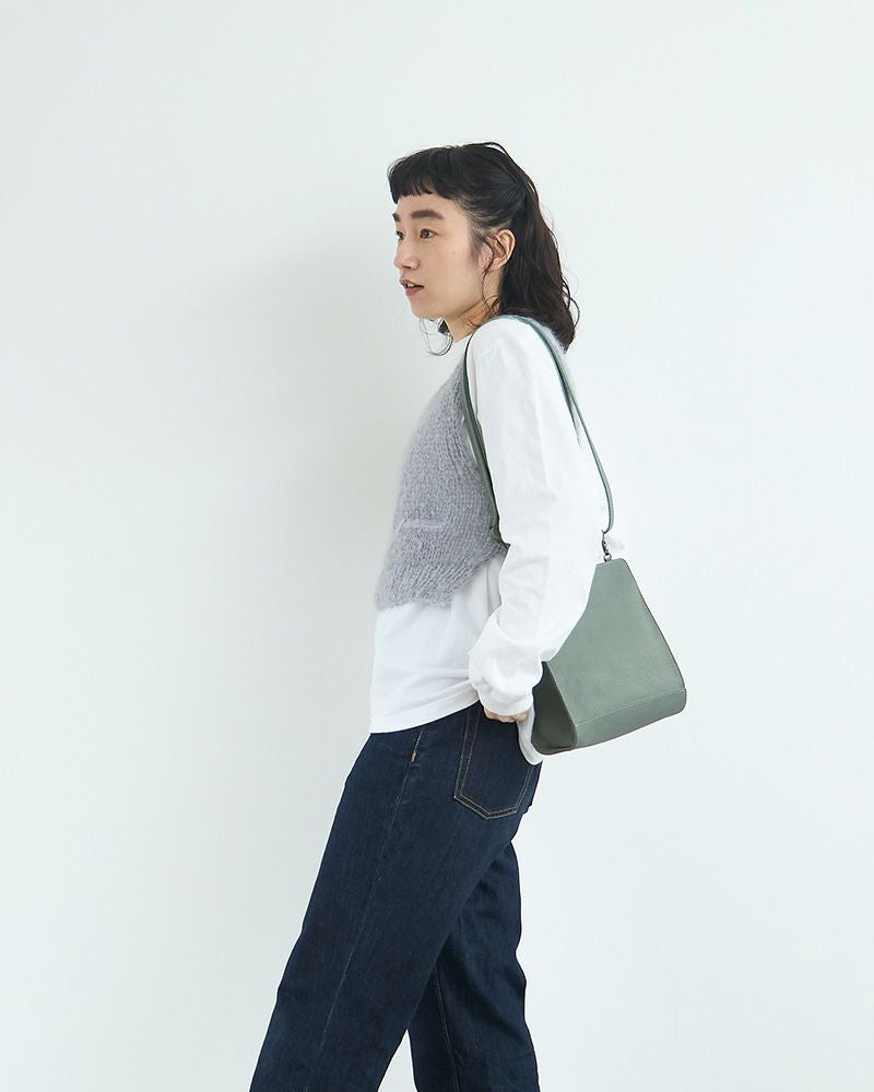 シルエットが美しい「ペーパー ショルダーバッグ」 | Kanmi（カンミ