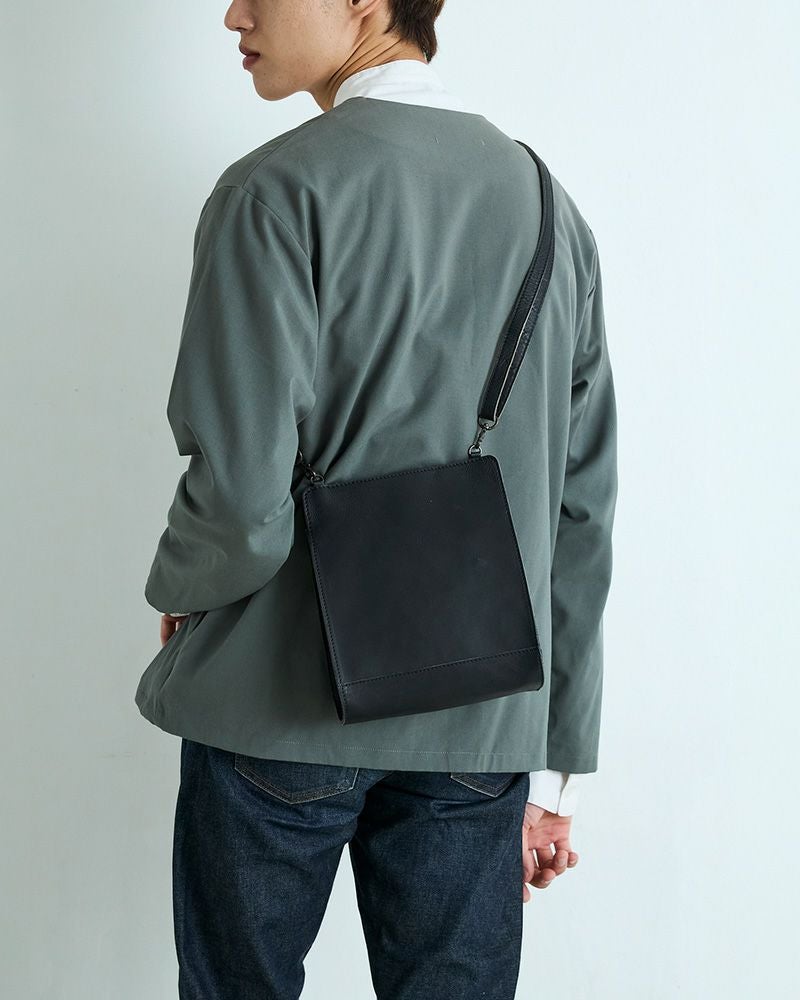 「ペーパー ショルダーバッグ」ブラック