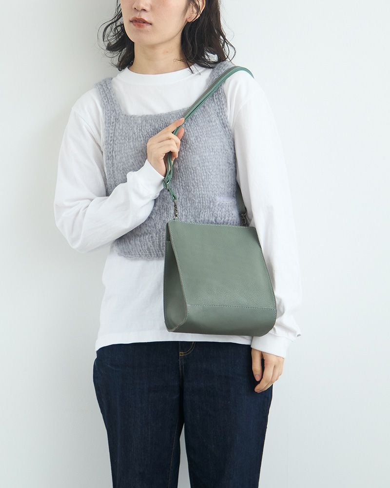 シルエットが美しい「ペーパー ショルダーバッグ」 | Kanmi（カンミ