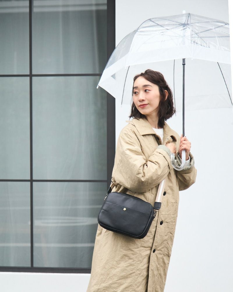 安心の防水レザー「All story スクエアショルダーバッグ」