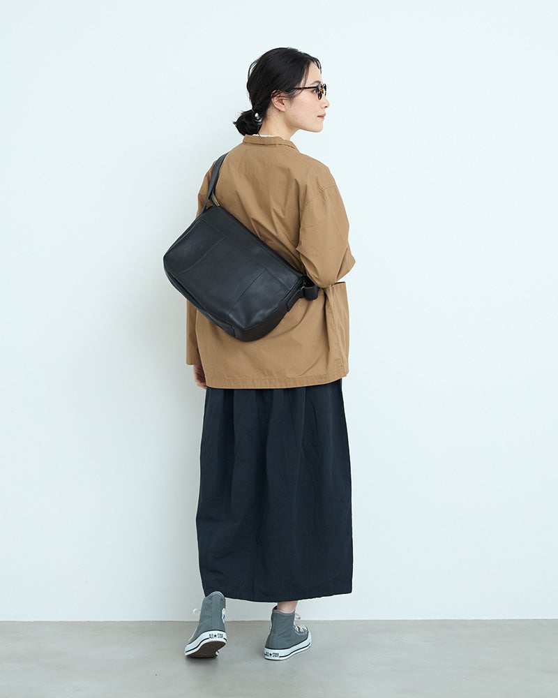 大人っぽくスッと引き締めてくれるブラック