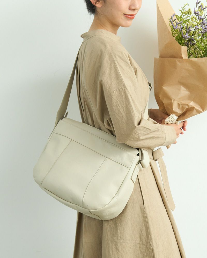 「All story pote ショルダーバッグ」バニラ