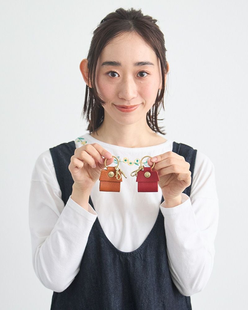 素朴なぬくもりの「おうち型 キーリング」
