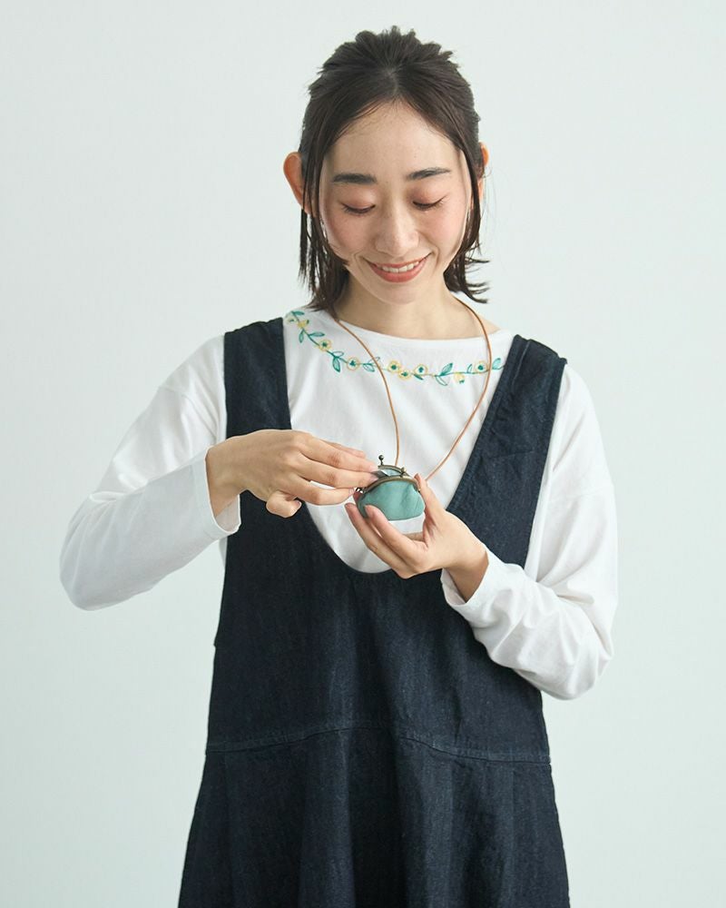 ついつい触りたくなる「フカフカ こがま口 キーリング」