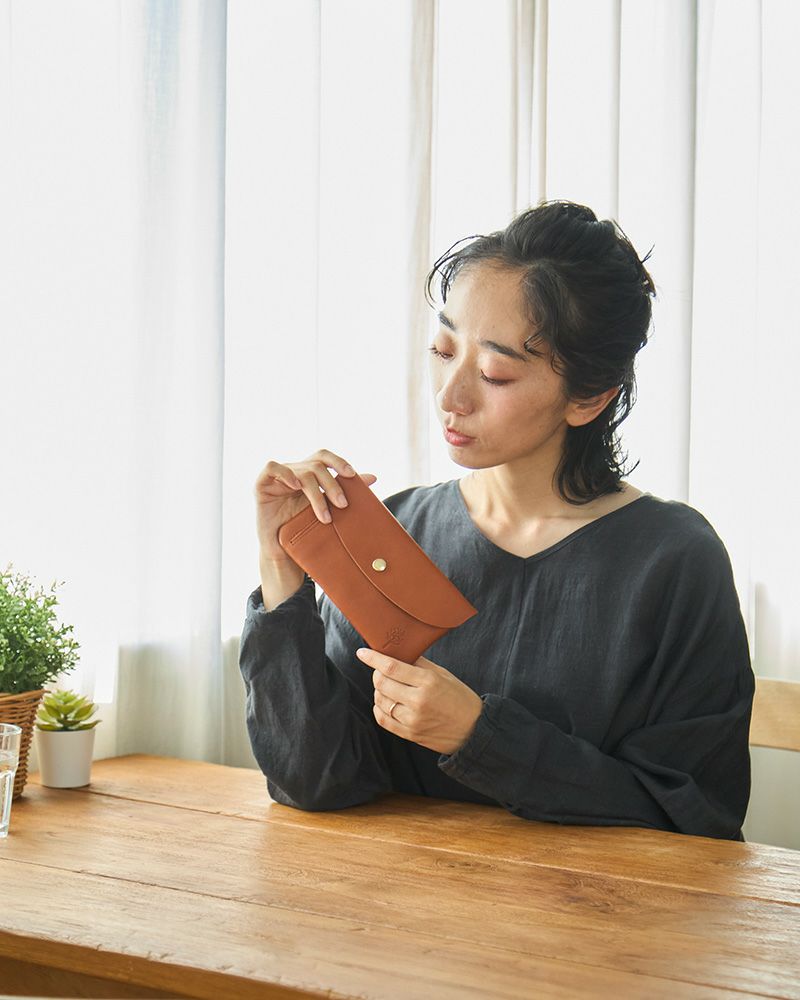 スリムで軽い「ドロップツリー ポケットロングウォレット」（プチ