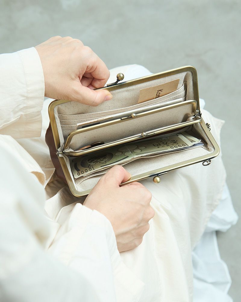 必要なものがまとめて入る「ドロップツリー がま口ウォレット