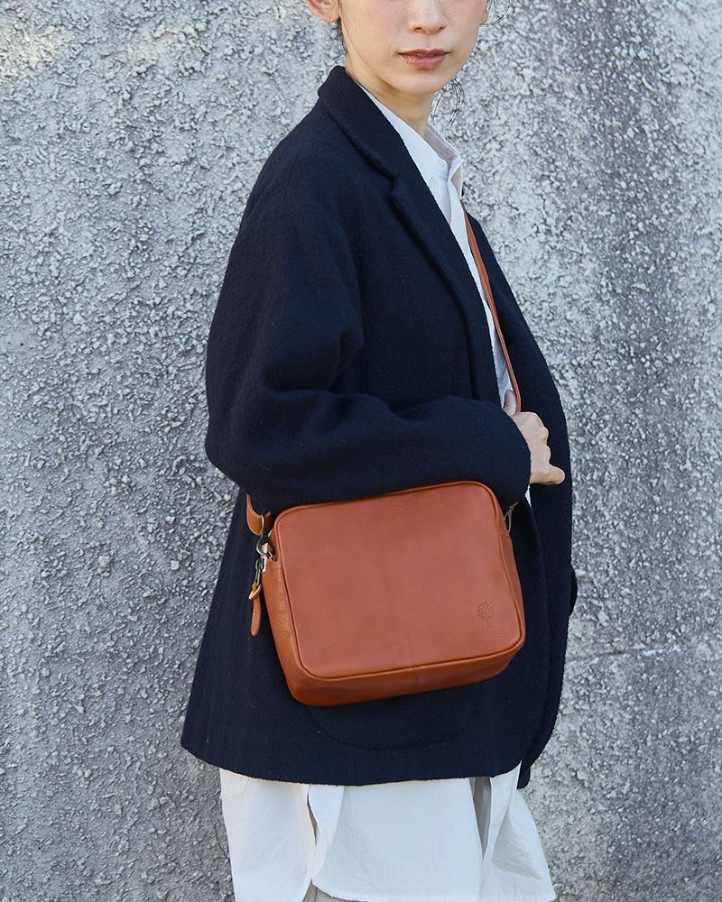 遊び心と上品さのベストバランス「ドロップツリー BOXショルダーバッグ