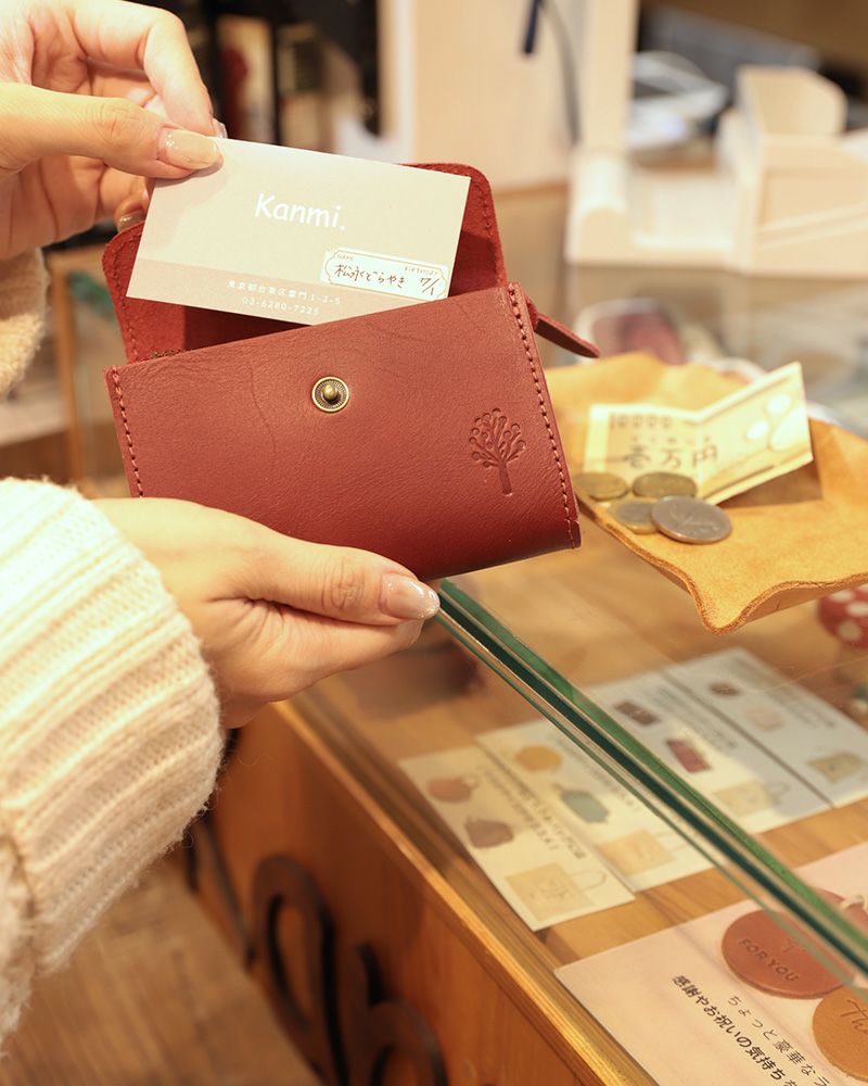 ミニウォレットの色：チェリーレッド