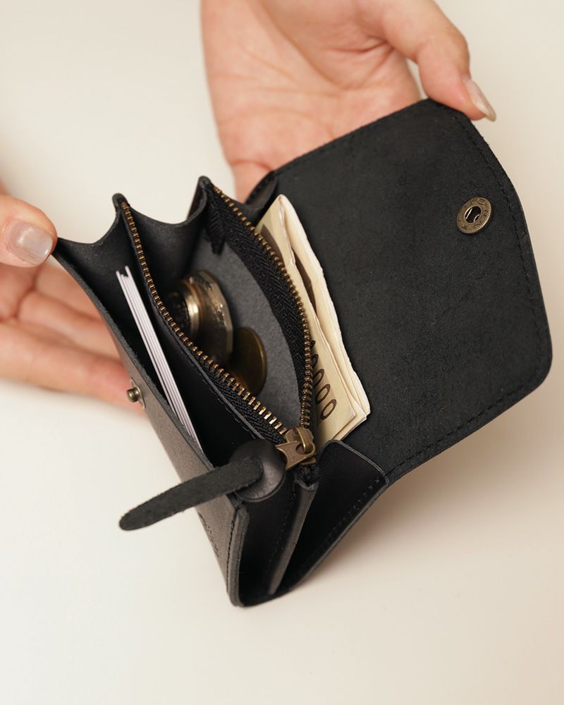 コンパクトですっきりしたミニマルなお財布