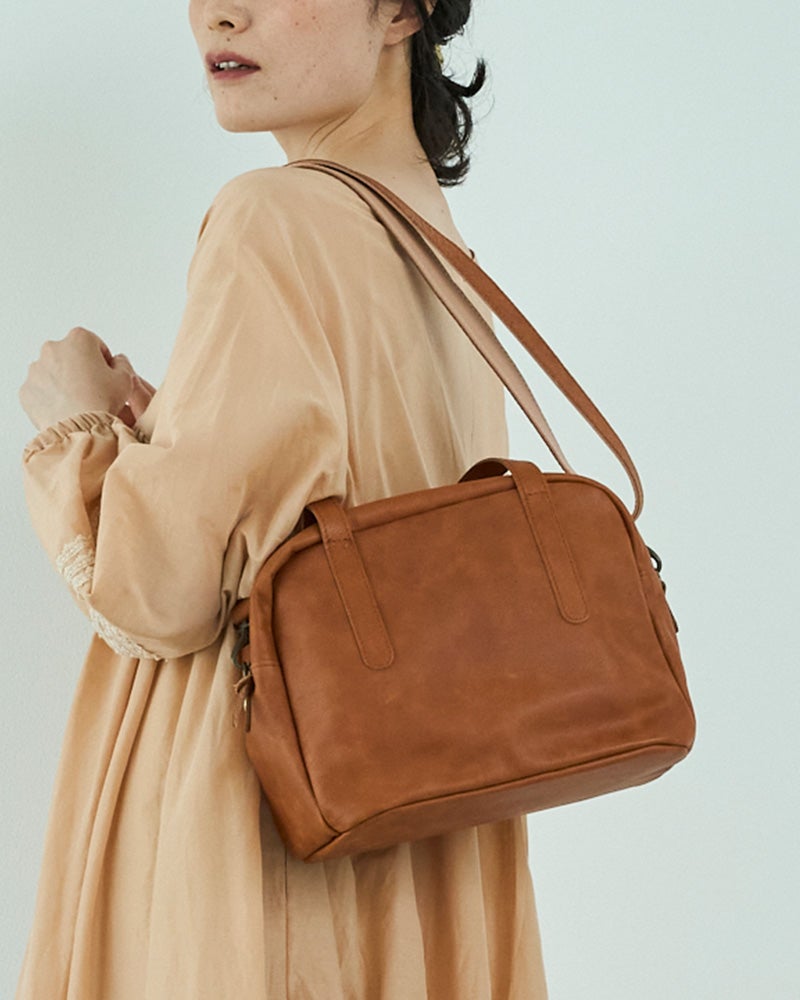 どの世代にもマッチする、軽フワでかっこいい「fuwari ボストン